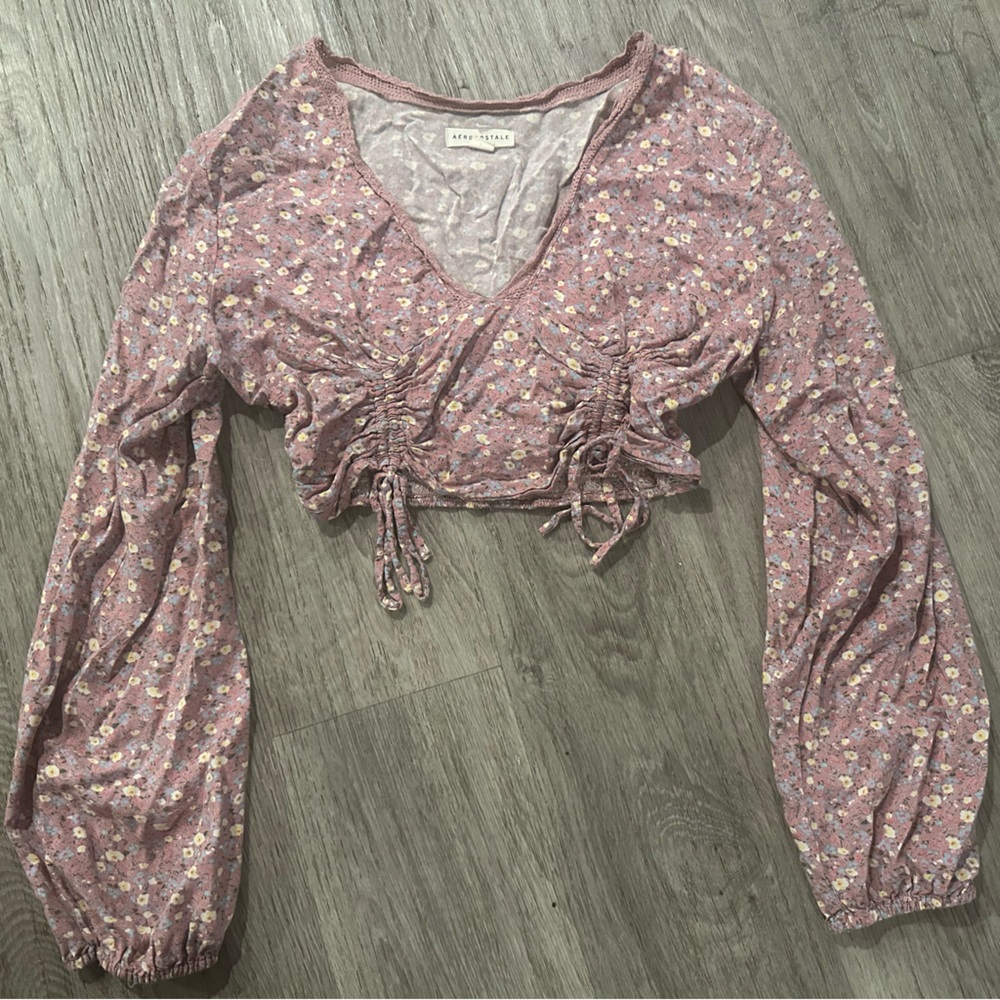 Aeropostale long sleeve cropped top